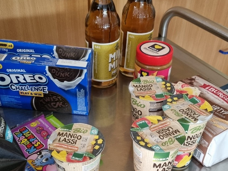 Schüler stellen Produkte wie Mate, Matcha und Oreo vor Schüler stellen Produkte wie Mate, Matcha und Oreo vor